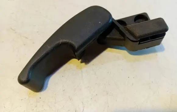 Engine bonnet (hood) release handle