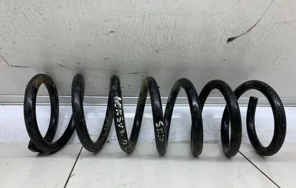 Lexus IS 200-300 Rear coil spring
