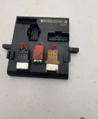Audi A4 S4 B7 8E 8H Comfort/convenience module 8E0907279L