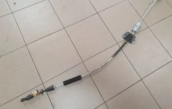 Ford C-MAX I Gear shift cable linkage 7M5P7E395AC