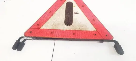 Ford Focus Emergency warning sign 