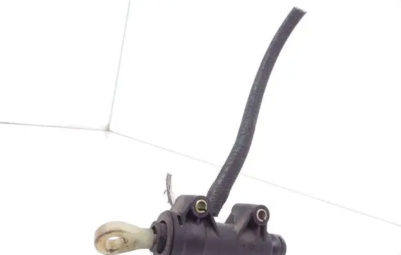 BMW 1 E81 E87 Clutch master cylinder 6758822