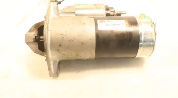 Opel Astra H Starter motor S5042