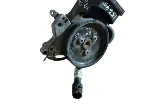BMW X3 E83 Power steering pump 1740858 32421740858