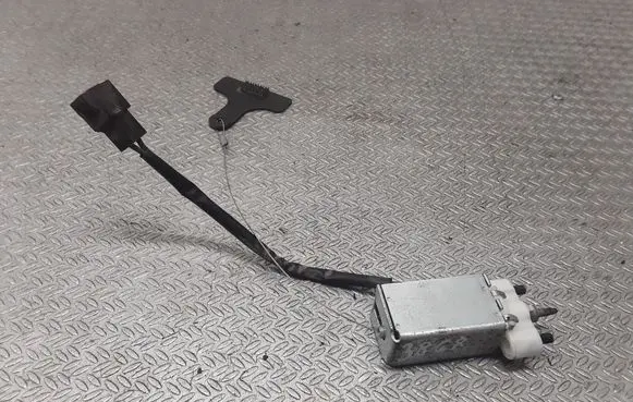 KIA Sorento Fuel tank cap lock motor 
