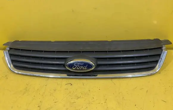 Ford Kuga I Front bumper upper radiator grill 134KM