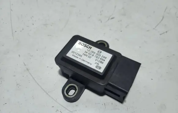 BMW 5 E39 ESP acceleration yaw rate sensor 34526753694 0265005248 0012395