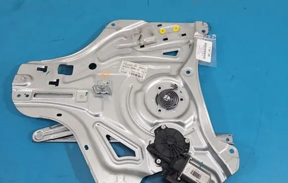 Hyundai ix35 Front door window regulator with motor 813102Y000 IMPRK1547789