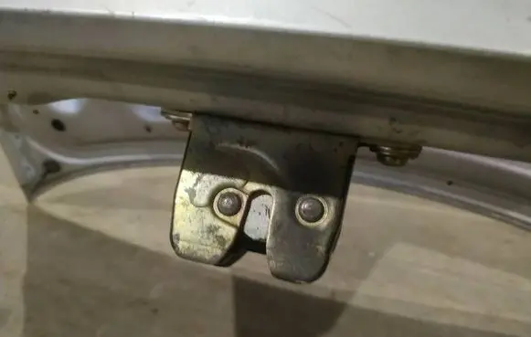 Volvo S40, V40 Tailgate/trunk/boot lock/catch/latch