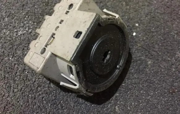 Ford Focus Ignition lock contact aa6t11572aa