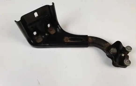 Mercedes-Benz Vito Viano W639 Sliding door middle roller runner A6397630014 A6397601647