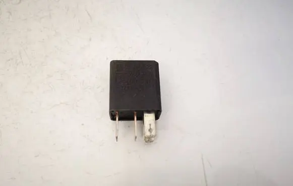 Opel Corsa D Other relay 24435922