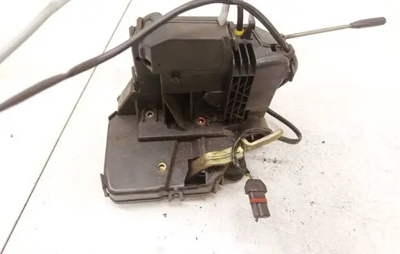 Mercedes-Benz C W203 Front door lock