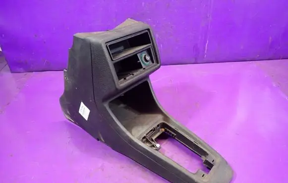 Volkswagen Golf II Center console 