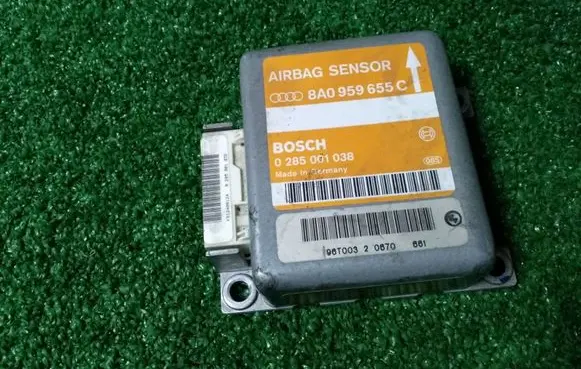 Audi A4 S4 B5 8D Airbag control unit/module 8A0959655C 0285001038