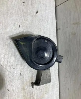 Volkswagen Beetle A5 Horn signal 5C0951181f
