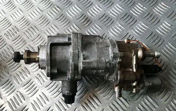 BMW 5 E60 E61 Vacuum pump 200400089