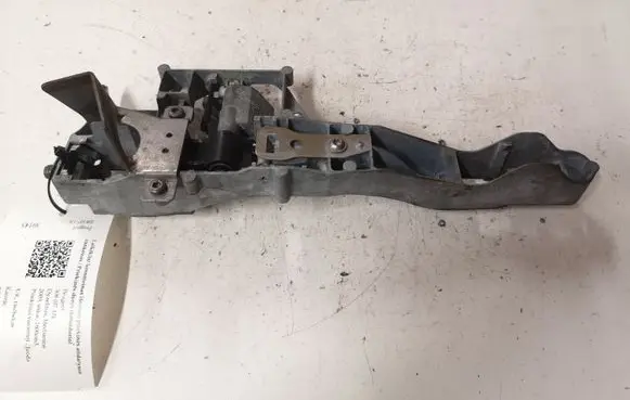 Peugeot 308 Front door exterior handle/bracket 1198