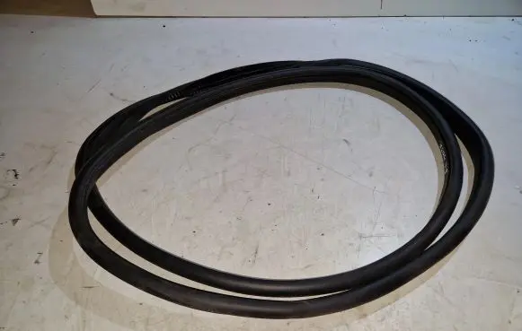 Mercedes-Benz B W245 Front door rubber seal