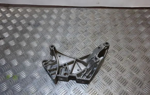 Audi A3 S3 8V Engine mounting bracket 06J199207P