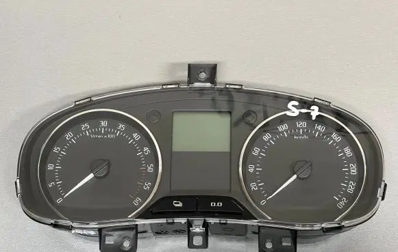 Speedometer (instrument cluster)
