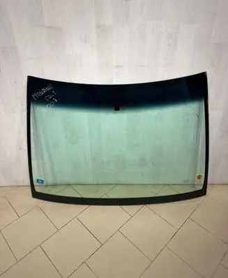 Mitsubishi Colt Front windscreen/windshield window 43R001531