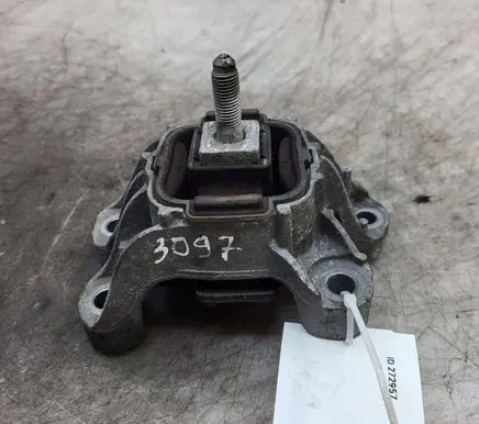 Mini Cooper Countryman R60 Engine mount bracket 6784355 686235