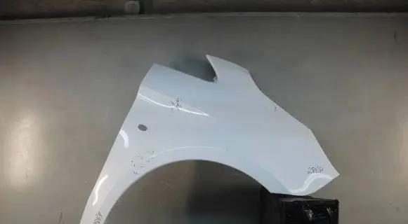 Fender mounting bracket