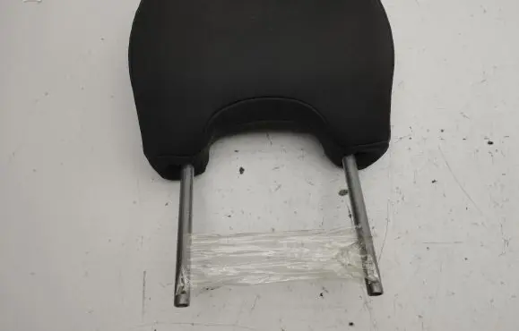 Volvo V50 Front seat headrest 