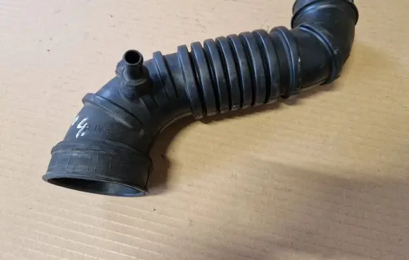 Mitsubishi Pajero Sport I Turbo air intake inlet pipe/hose