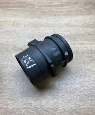BMW 1 E81 E87 Mass air flow meter 8509724 0281006146