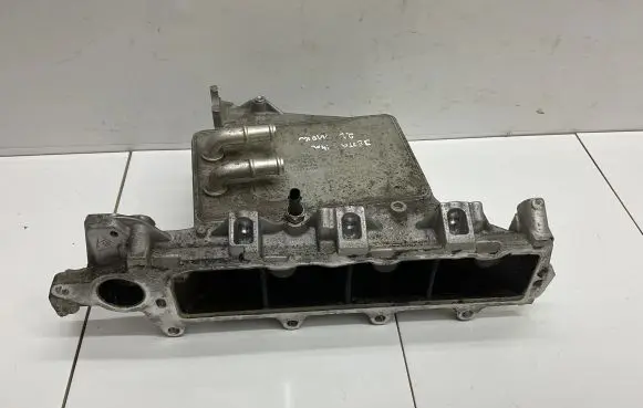 Volkswagen Jetta VI Intake manifold 04L129766AG