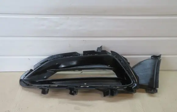 Hyundai i40 Front bumper lower grill XE865533Z510