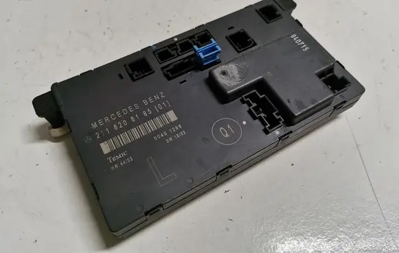 Mercedes-Benz E W211 Door control unit/module 2118208185