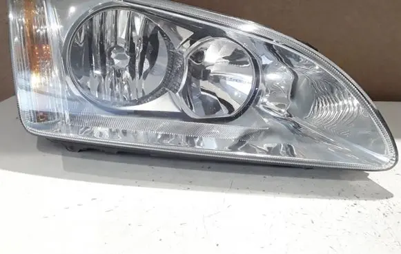 Ford Focus Headlight/headlamp 4M5113W029