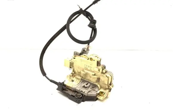 Volkswagen PASSAT B6 Front door lock 3C1837015A