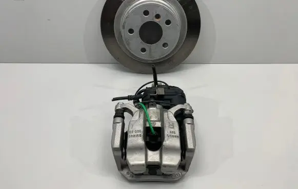BMW 3 G20 G21 Brake discs and calipers set 8836838