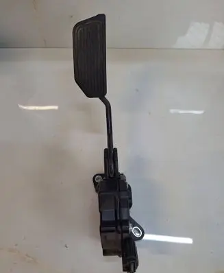 Toyota Prius (XW30) Accelerator throttle pedal 7811012060 1988008780 05Q10D00517
