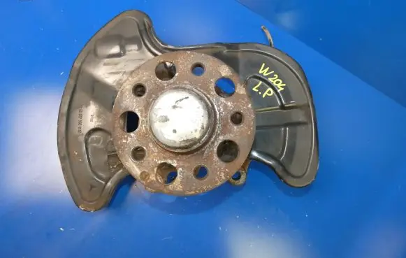 Mercedes-Benz C AMG W204 Front wheel bearing hub 