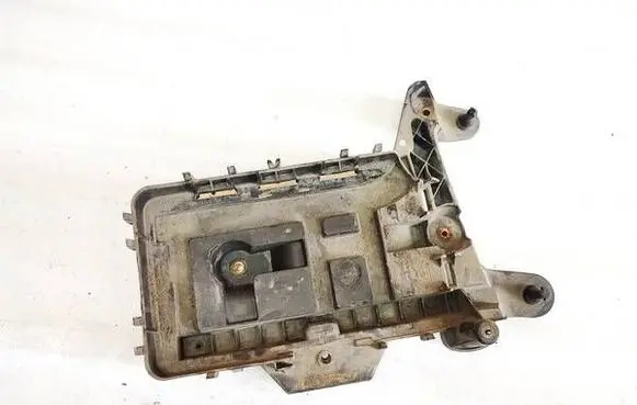 Audi A3 S3 8P Battery box tray 1K0915388B