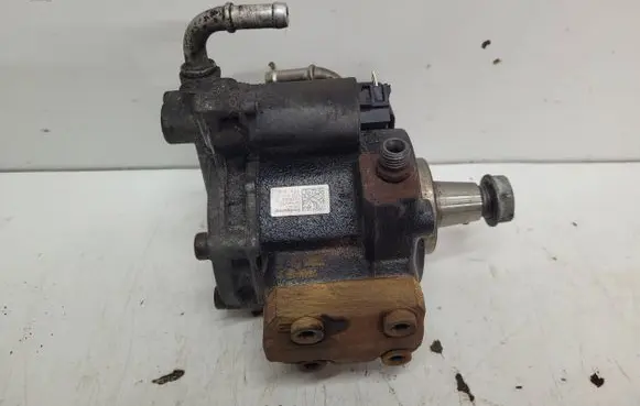 Volkswagen Caddy Fuel injection high pressure pump 03L130755E 19121120300