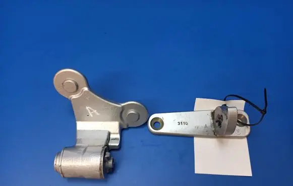 Mercedes-Benz E W212 Rear door lower hinge ISE1008