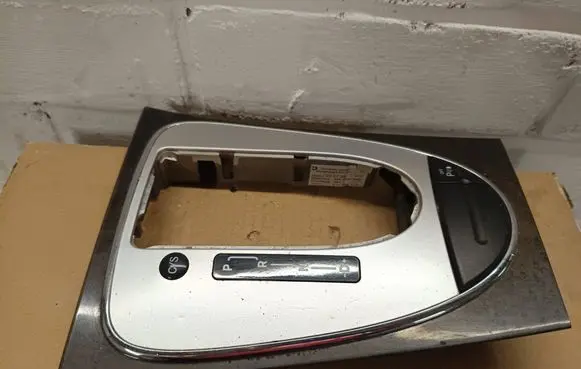 Mercedes-Benz E W211 Gear shifter surround trim plastic A2116802436 5201A 200705