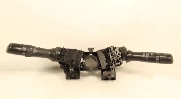 Toyota Yaris Light switch 17F144