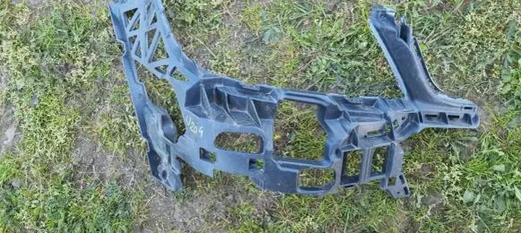 Mercedes-Benz C W204 Front bumper mounting bracket A2048854265