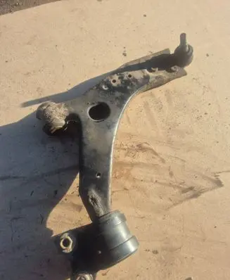 Ford Focus Front lower control arm/wishbone