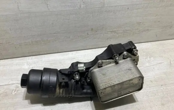 Mini One - Cooper F56 F55 Engine oil radiator 10543510 7785804