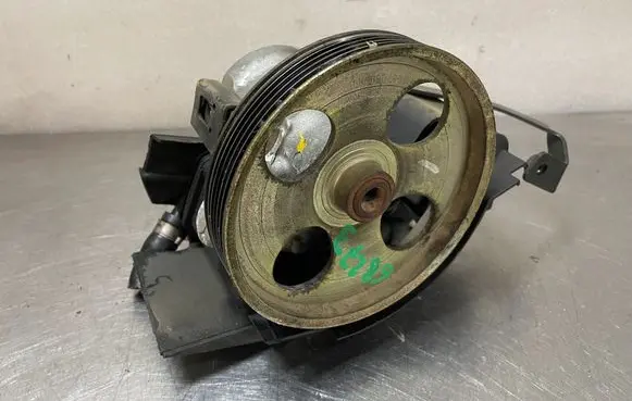 Citroen C3 Power steering pump 9641267380
