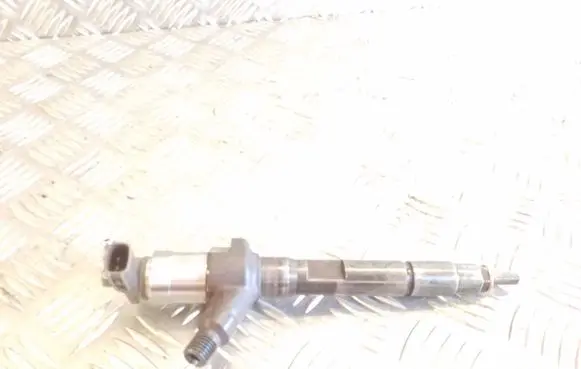 Mazda CX-7 Fuel injector R2AA13H50