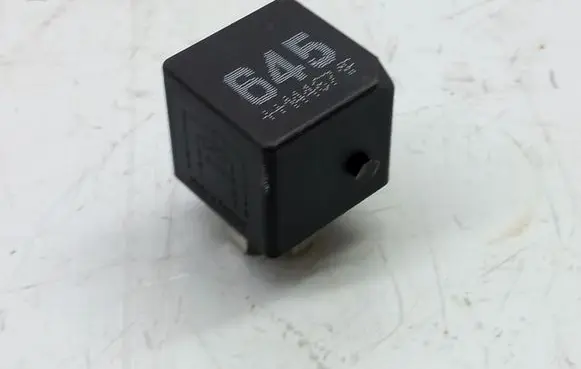 Volkswagen Jetta VI Other relay 4H0951253A